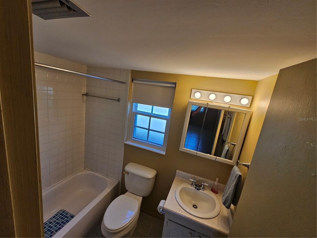 1100 E Caroline Street , Unit 123, Tavares, FL 32778 Photo