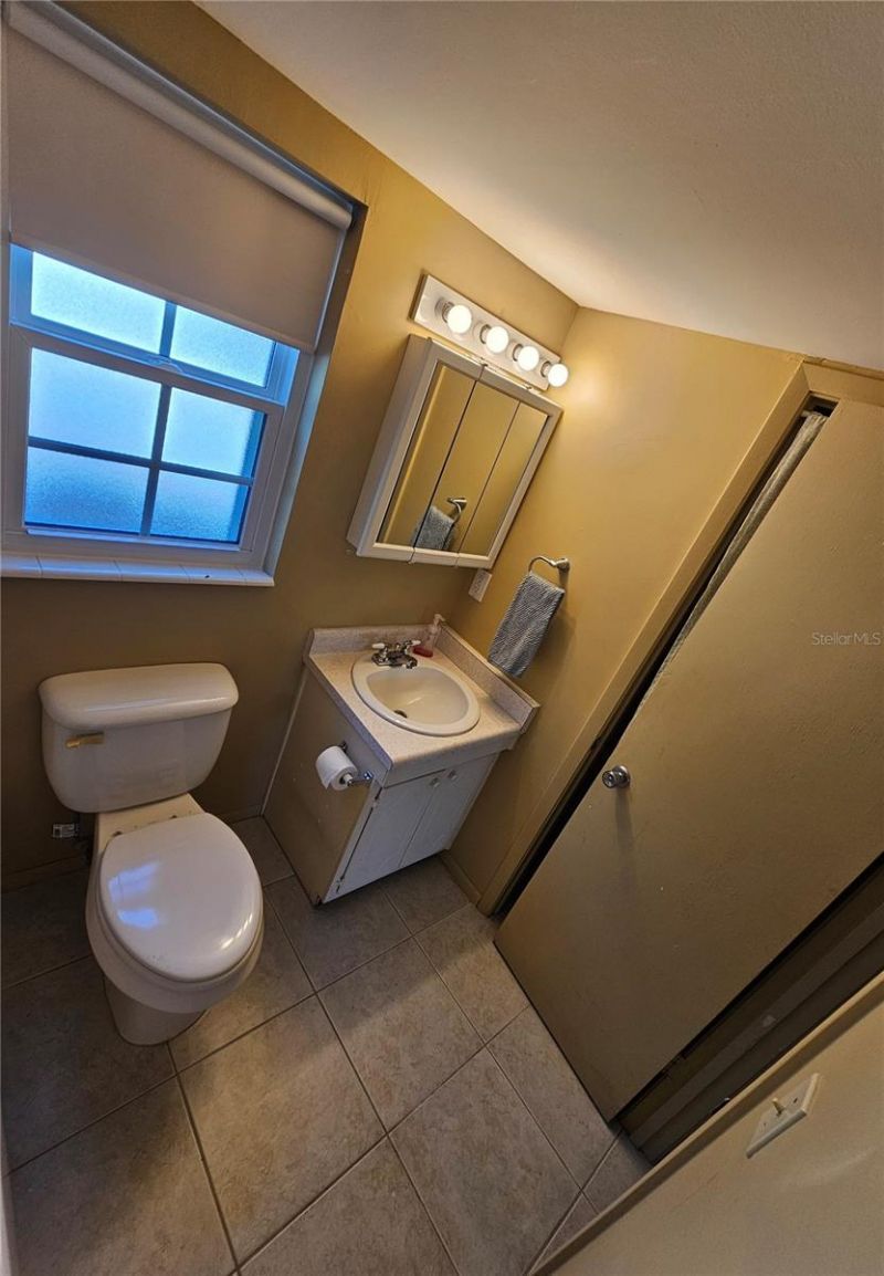 1100 E Caroline Street , Unit 123, Tavares, FL 32778 Photo