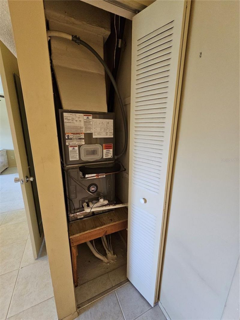 1100 E Caroline Street , Unit 123, Tavares, FL 32778 Photo