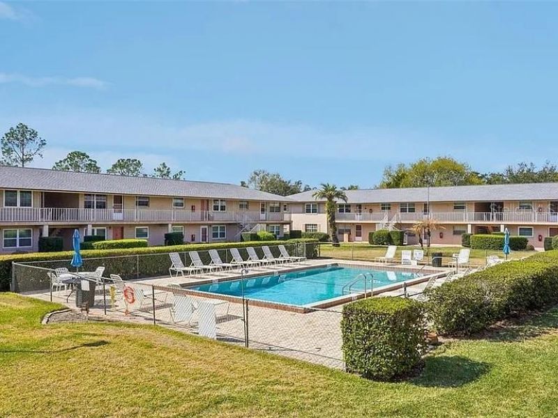 1100 E Caroline Street , Unit 123, Tavares, FL 32778 Photo