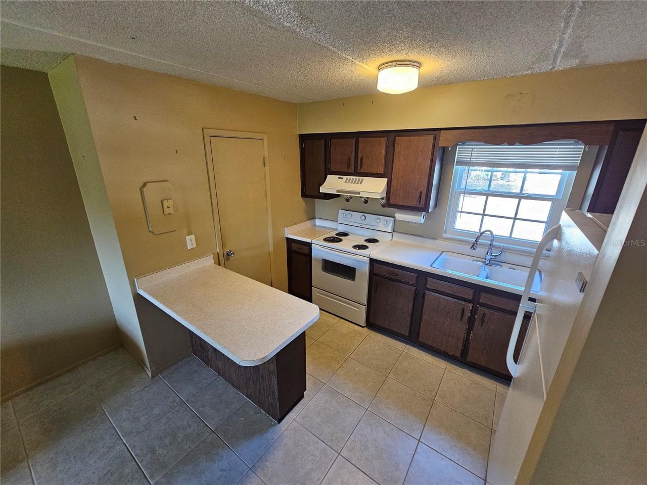 1100 E Caroline Street , Unit 123, Tavares, FL 32778 Photo