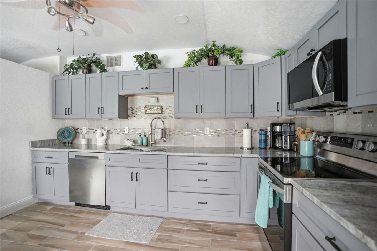6907 Clark Street, Hudson, FL 34667 Photo