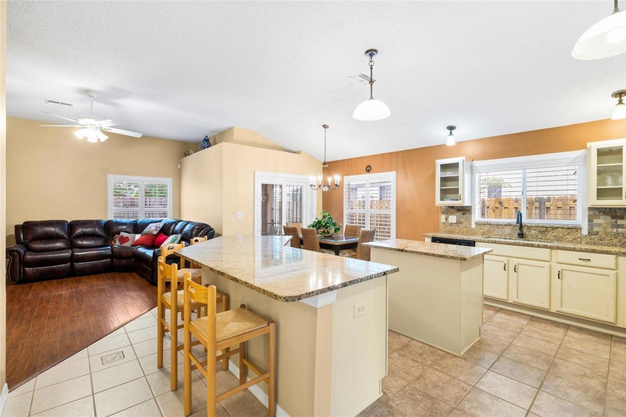 5606 Paddock Trail Drive, Tampa, FL 33624 Photo