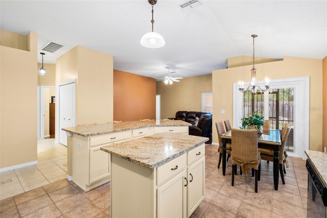 5606 Paddock Trail Drive, Tampa, FL 33624 Photo