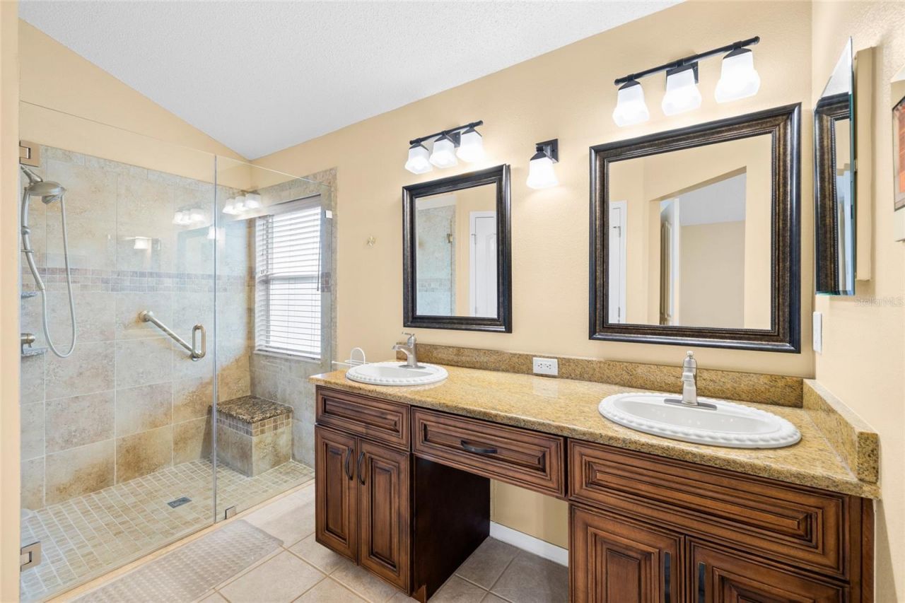 5606 Paddock Trail Drive, Tampa, FL 33624 Photo