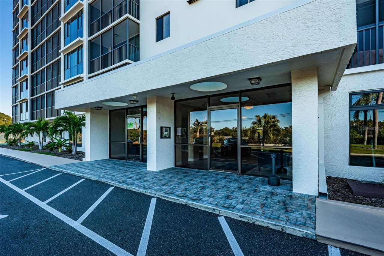 7100 Sunshine Skyway Lane S, Unit 203, Saint Petersburg, FL 33711 Photo