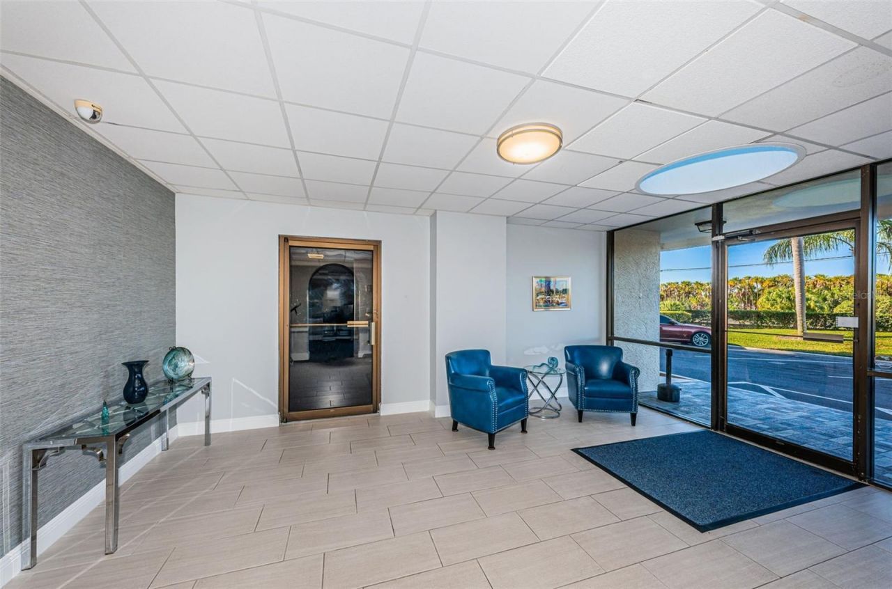 7100 Sunshine Skyway Lane S, Unit 203, Saint Petersburg, FL 33711 Photo