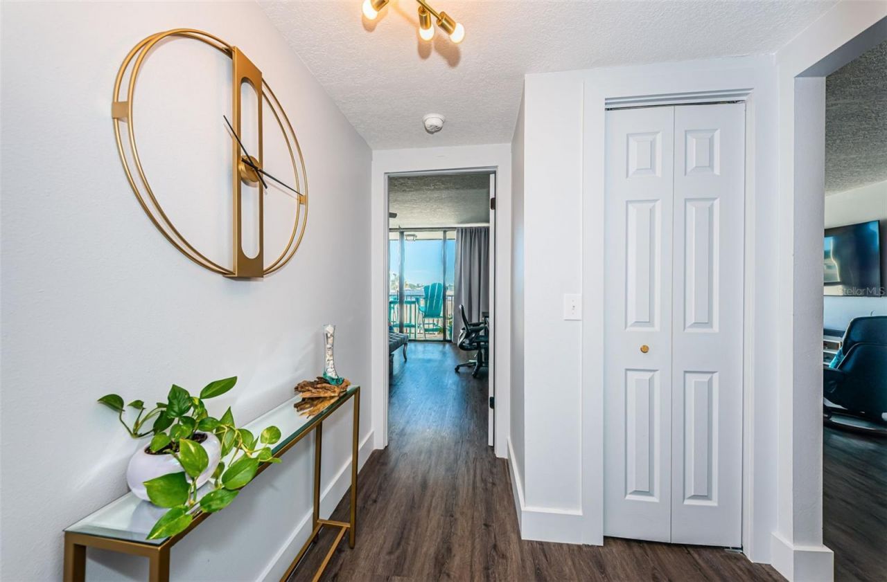 7100 Sunshine Skyway Lane S, Unit 203, Saint Petersburg, FL 33711 Photo