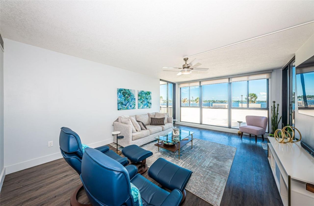 7100 Sunshine Skyway Lane S, Unit 203, Saint Petersburg, FL 33711 Photo