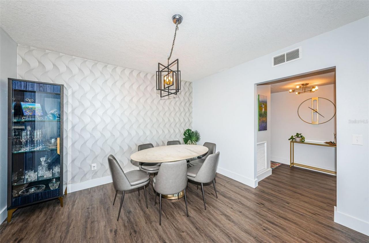 7100 Sunshine Skyway Lane S, Unit 203, Saint Petersburg, FL 33711 Photo