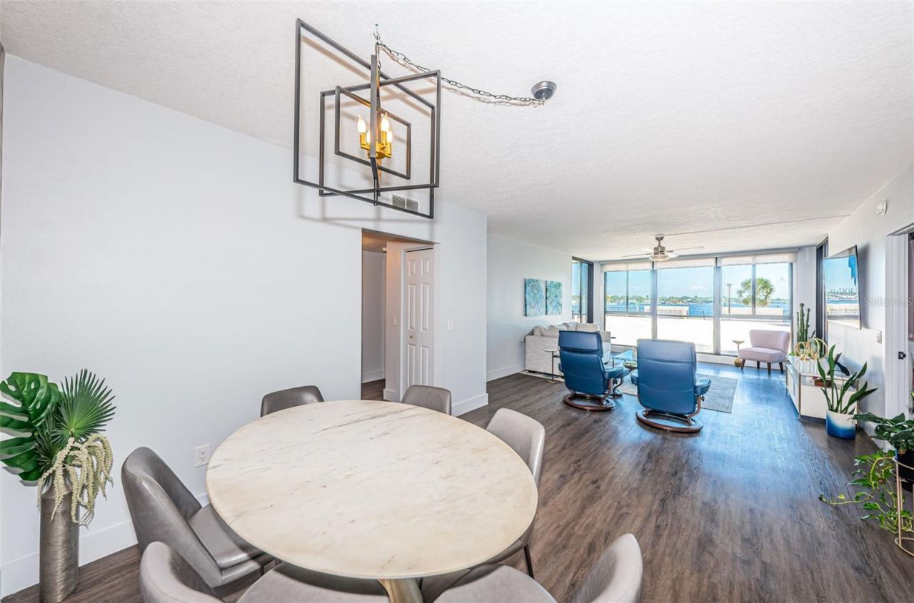 7100 Sunshine Skyway Lane S, Unit 203, Saint Petersburg, FL 33711 Photo