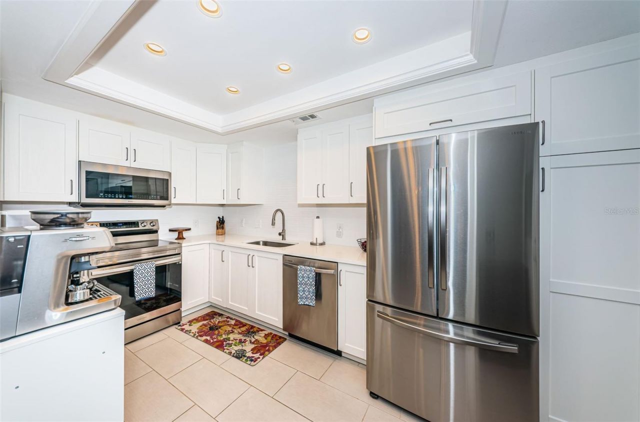 7100 Sunshine Skyway Lane S, Unit 203, Saint Petersburg, FL 33711 Photo