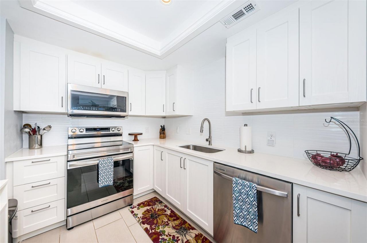 7100 Sunshine Skyway Lane S, Unit 203, Saint Petersburg, FL 33711 Photo
