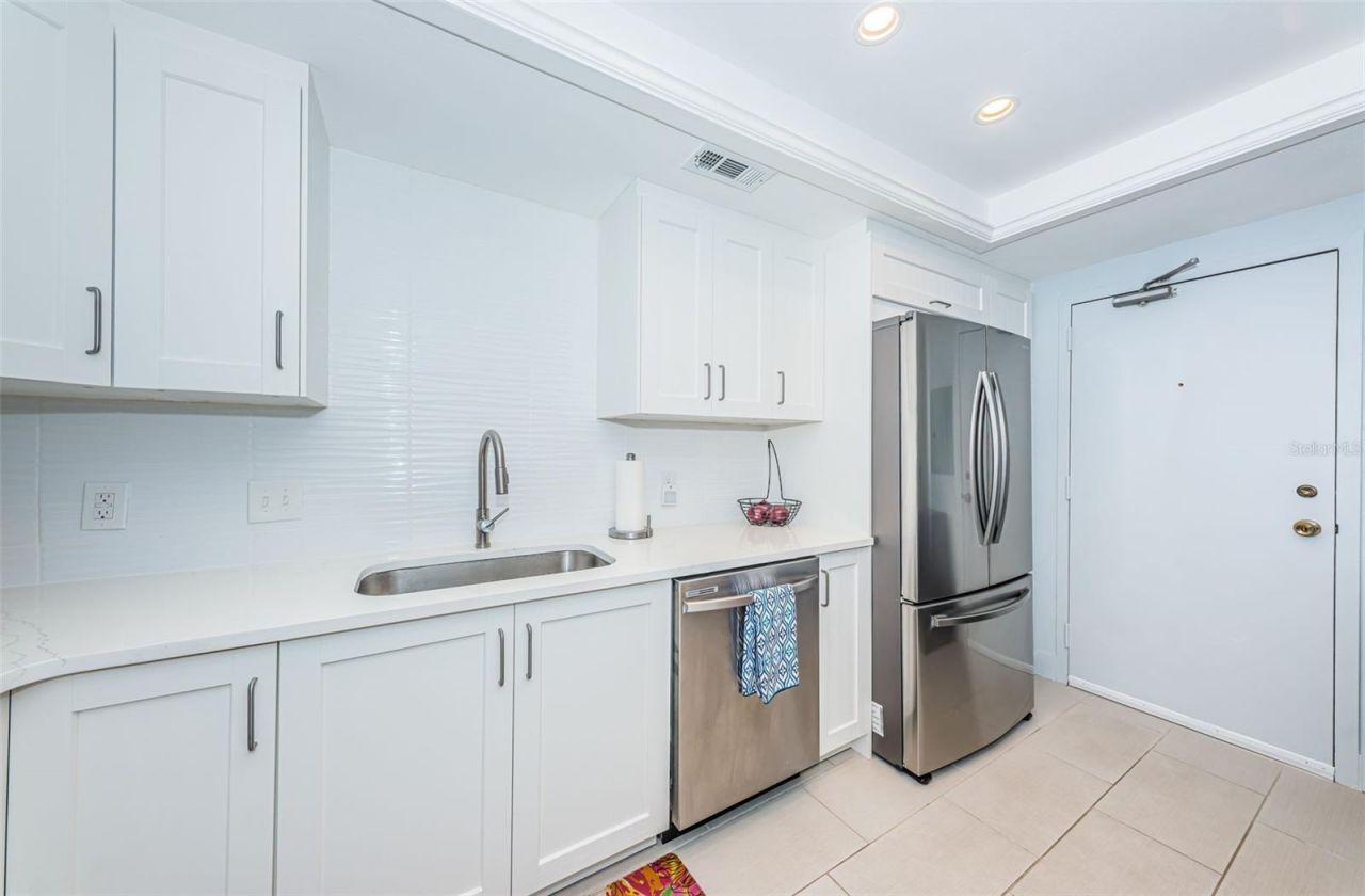 7100 Sunshine Skyway Lane S, Unit 203, Saint Petersburg, FL 33711 Photo