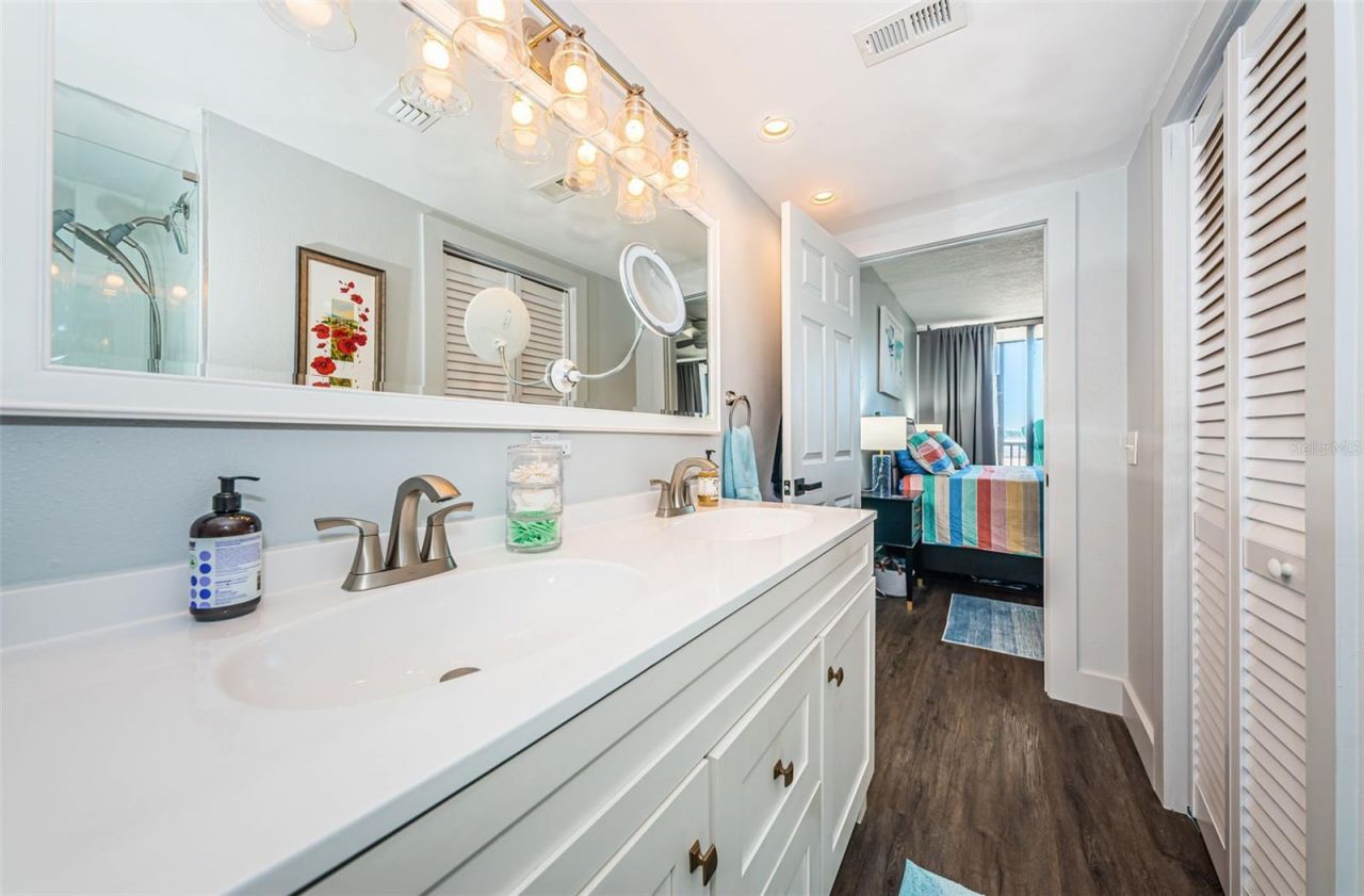 7100 Sunshine Skyway Lane S, Unit 203, Saint Petersburg, FL 33711 Photo