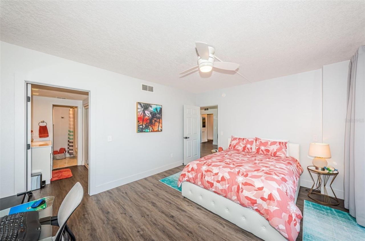 7100 Sunshine Skyway Lane S, Unit 203, Saint Petersburg, FL 33711 Photo