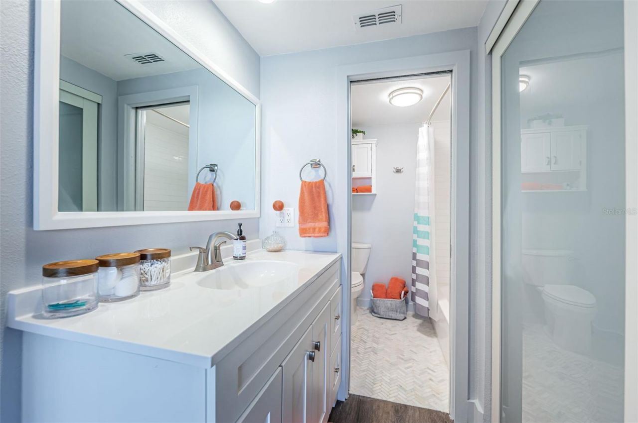 7100 Sunshine Skyway Lane S, Unit 203, Saint Petersburg, FL 33711 Photo