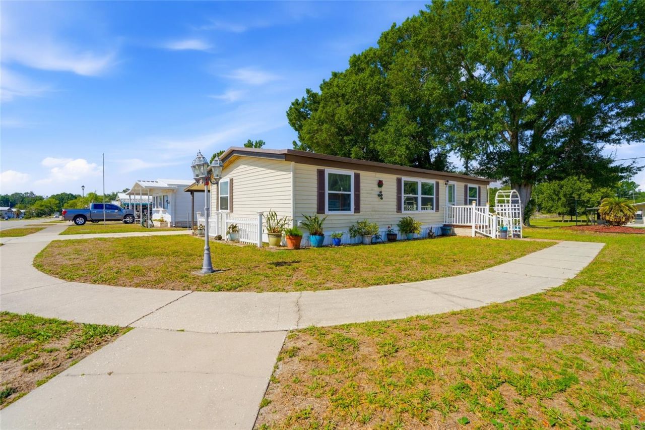 3933 Sarah Drive , Wesley Chapel, FL 33543 Photo