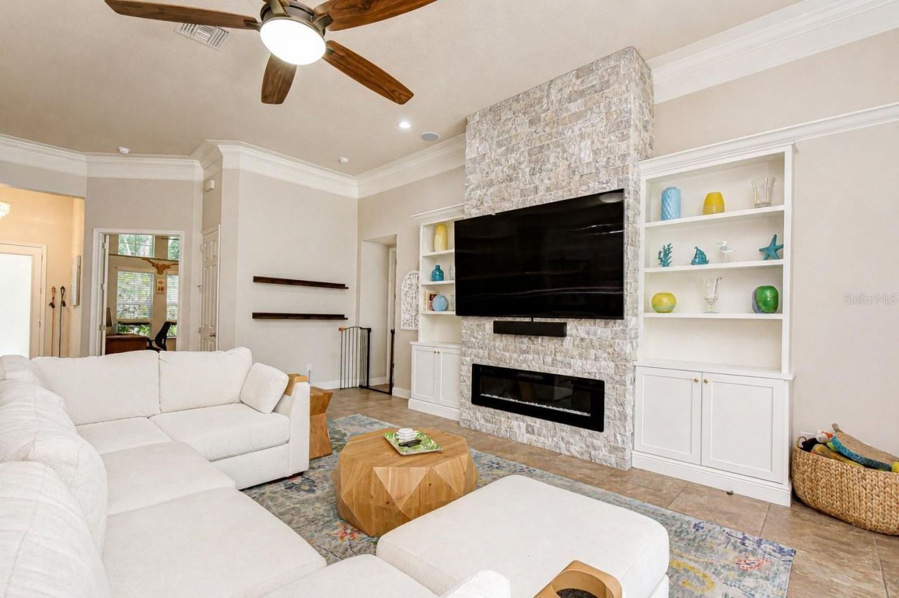 5907 Churchside Drive , Lithia, FL 33547 Photo