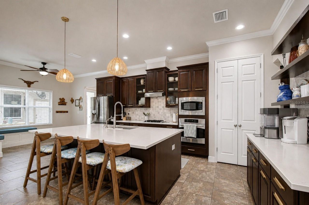 5907 Churchside Drive , Lithia, FL 33547 Photo