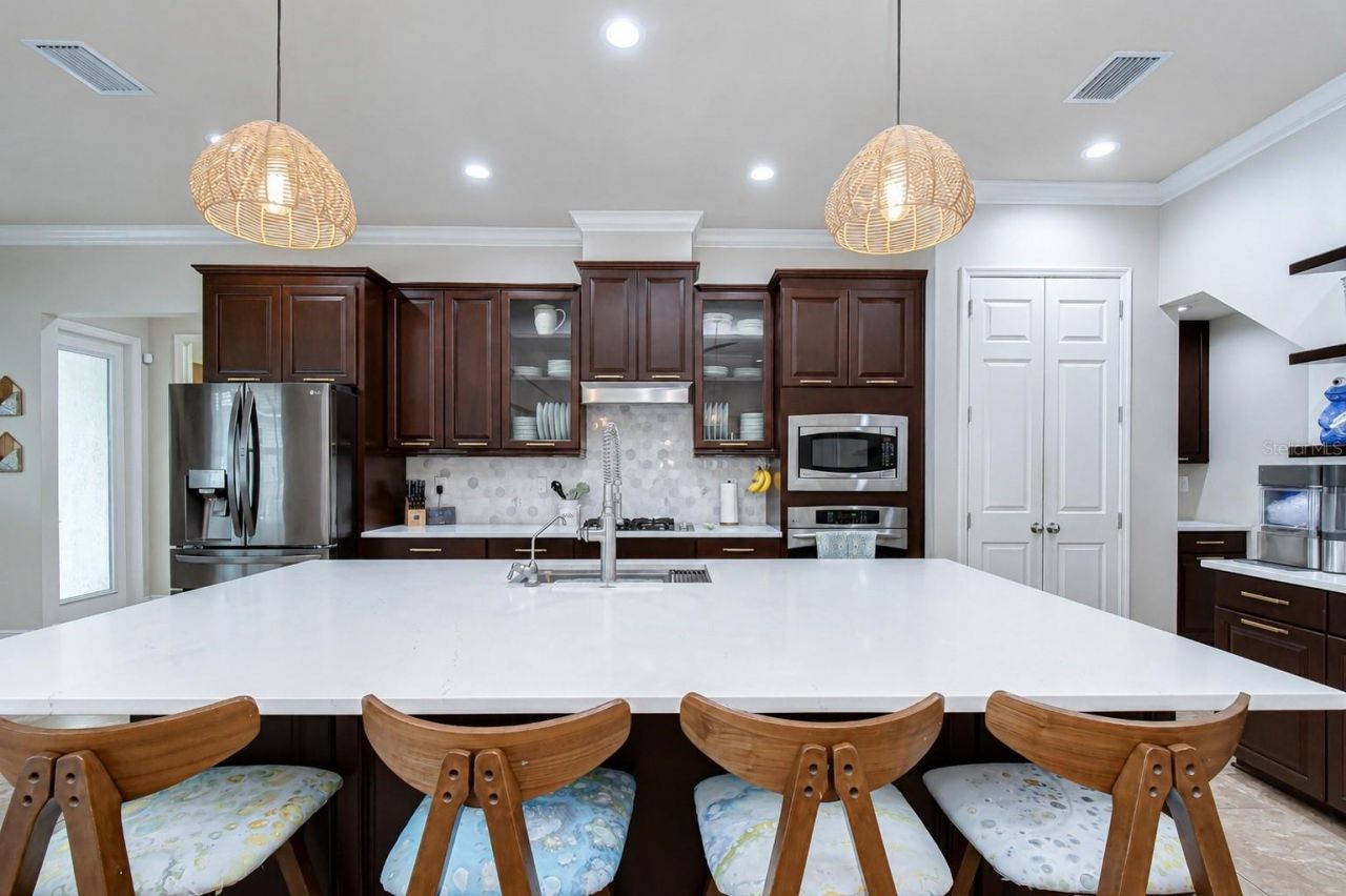 5907 Churchside Drive , Lithia, FL 33547 Photo