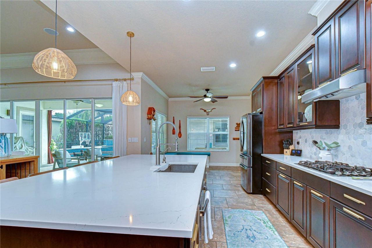 5907 Churchside Drive , Lithia, FL 33547 Photo