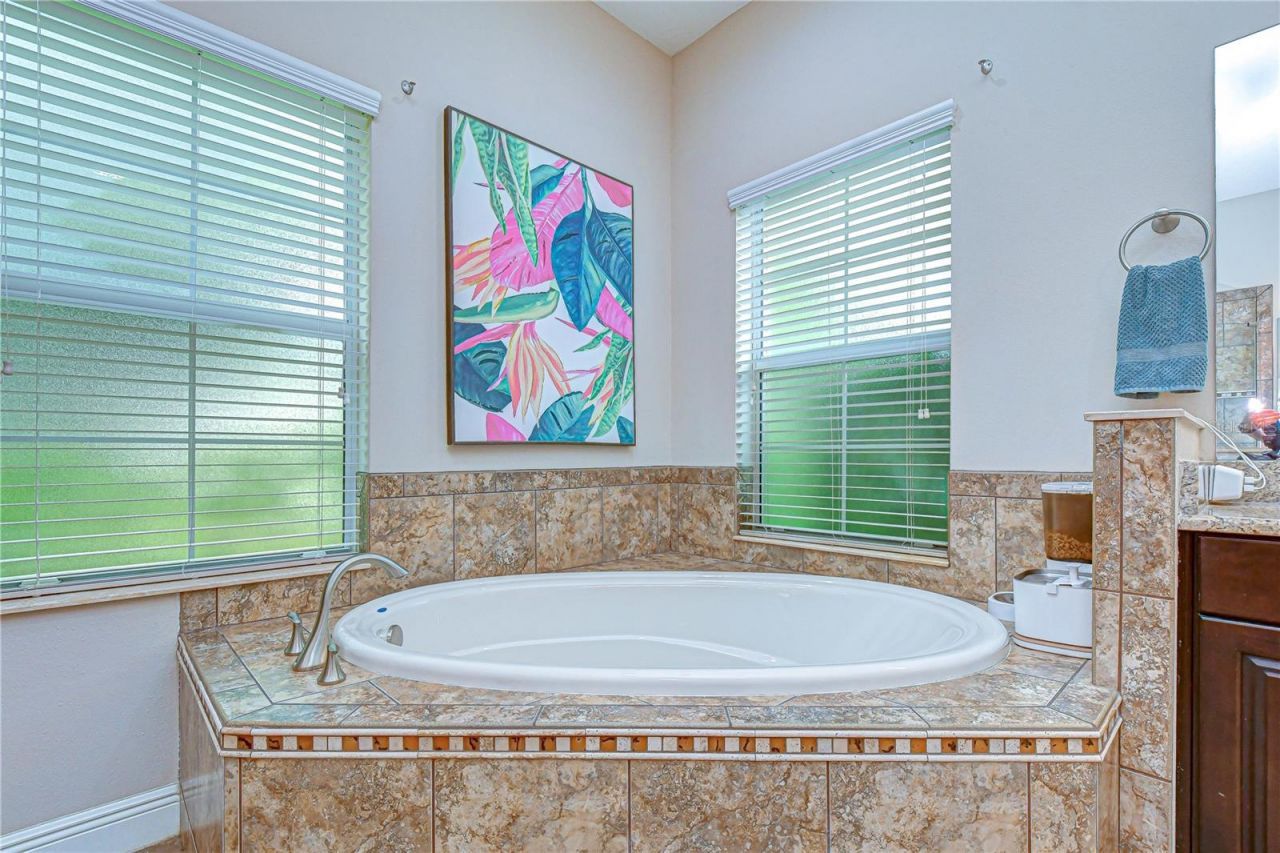 5907 Churchside Drive , Lithia, FL 33547 Photo