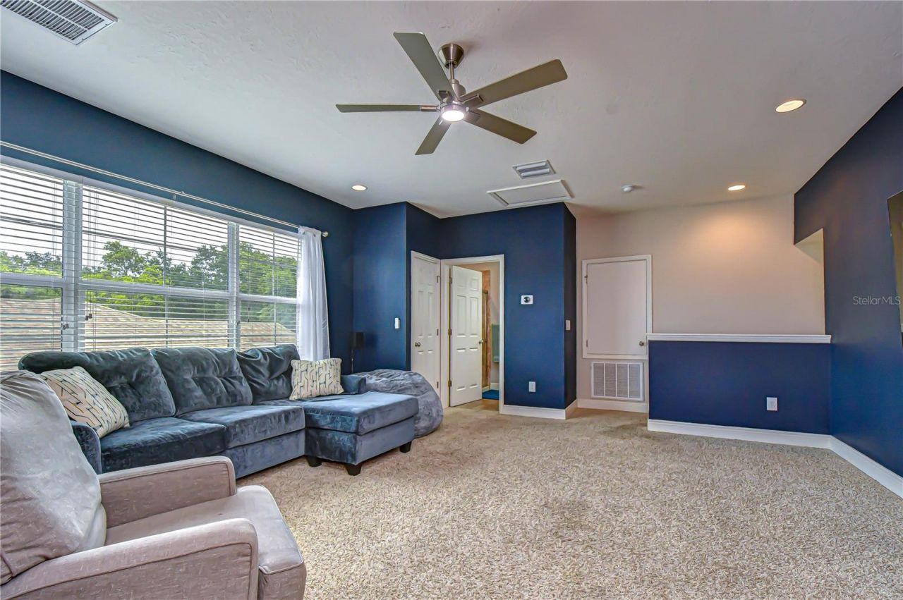 5907 Churchside Drive , Lithia, FL 33547 Photo