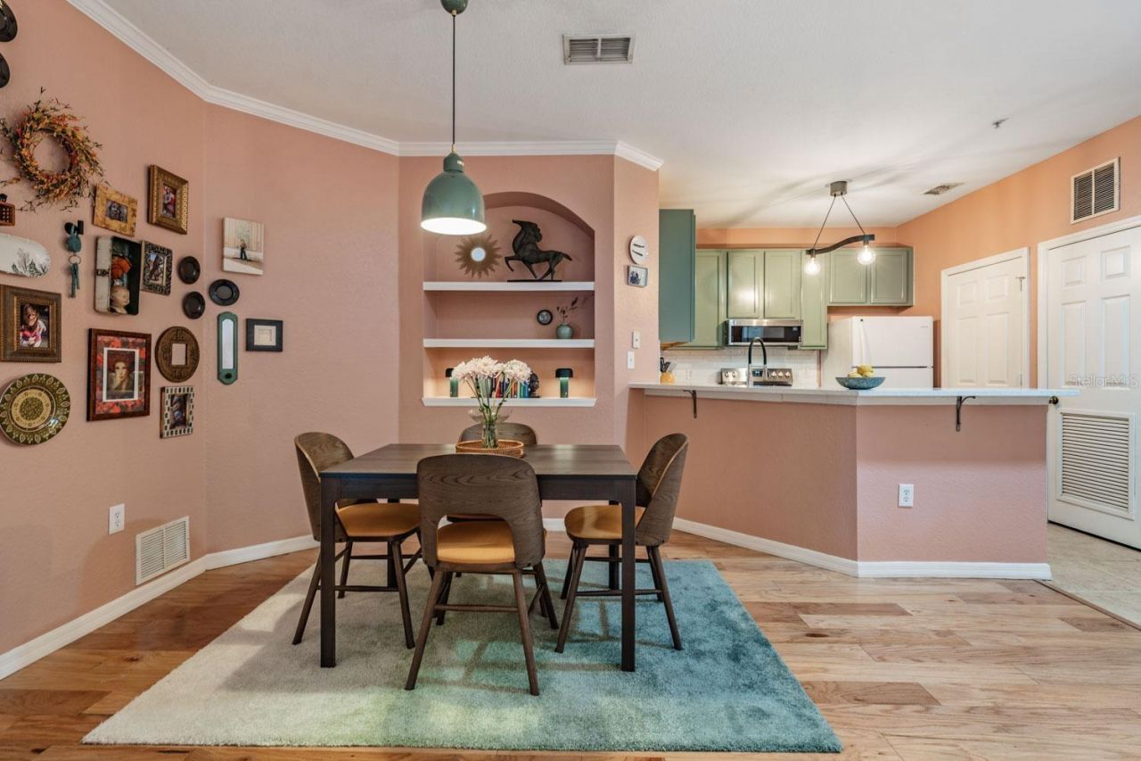 10103 Courtney Oaks Circle , Unit 103, Tampa, FL 33619 Photo