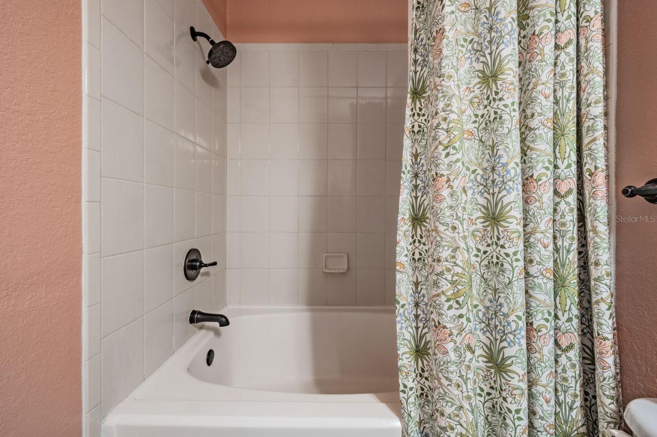 10103 Courtney Oaks Circle , Unit 103, Tampa, FL 33619 Photo
