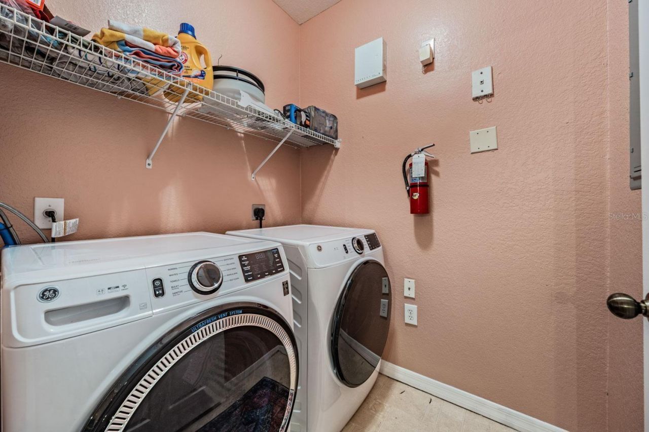 10103 Courtney Oaks Circle , Unit 103, Tampa, FL 33619 Photo