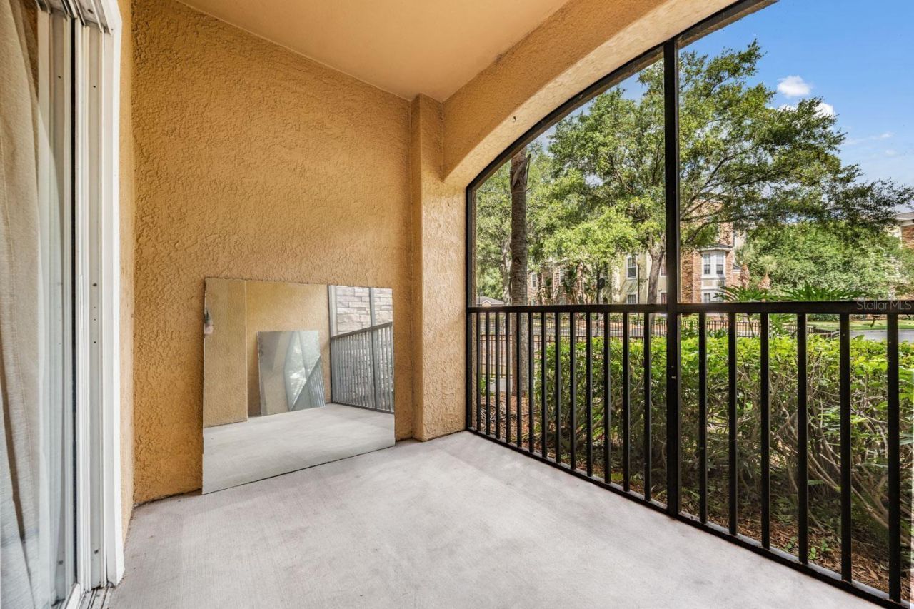 10103 Courtney Oaks Circle , Unit 103, Tampa, FL 33619 Photo