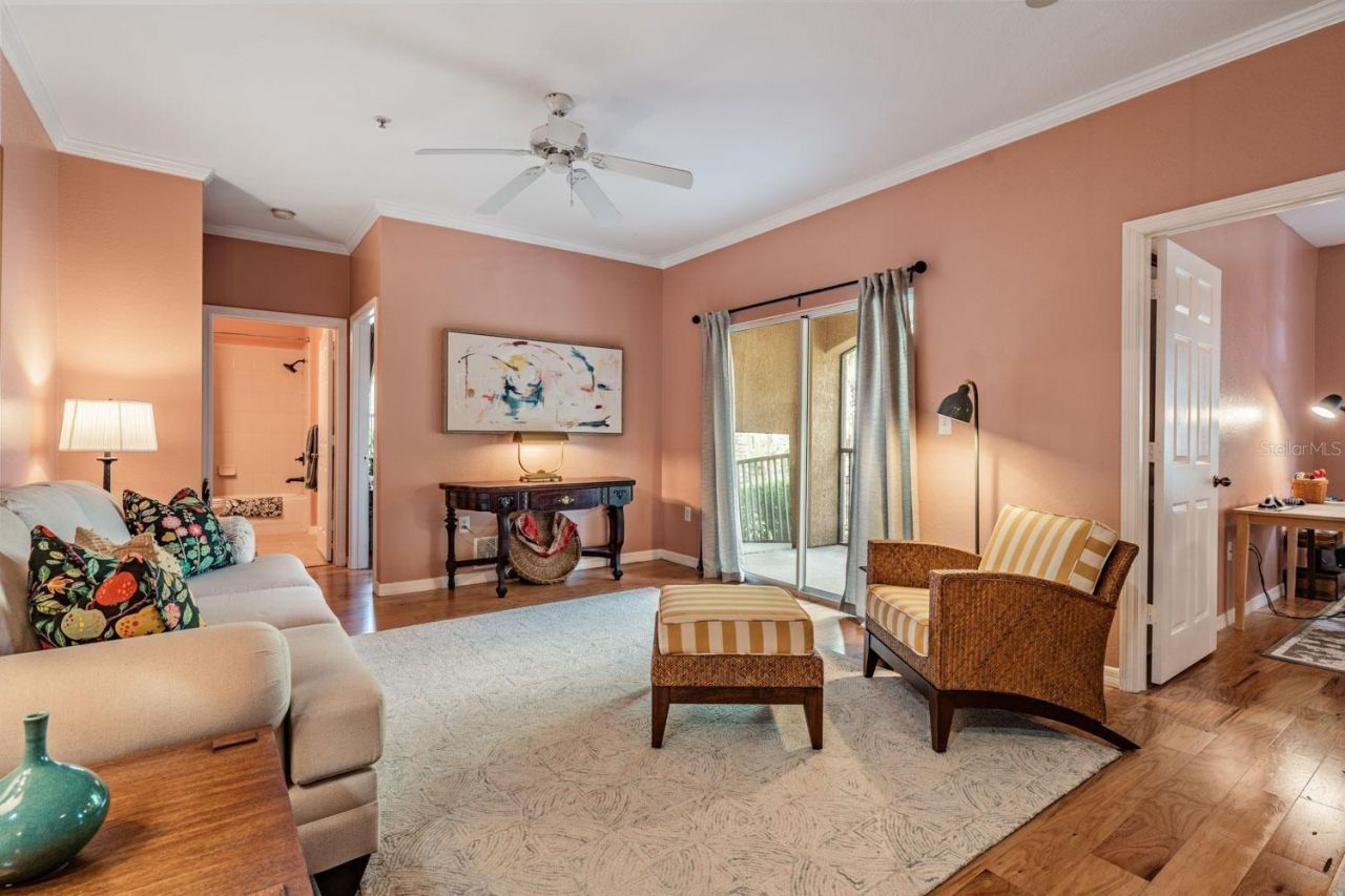 10103 Courtney Oaks Circle , Unit 103, Tampa, FL 33619 Photo