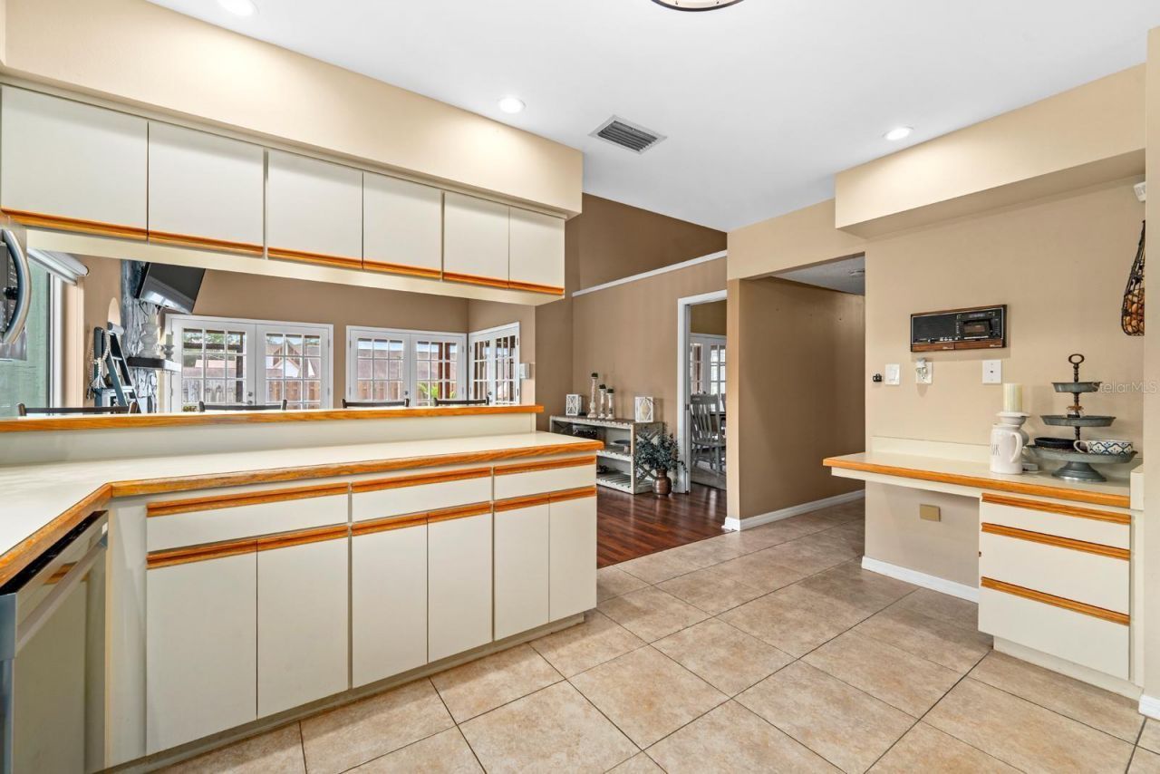 1307 Lenna Avenue , Seffner, FL 33584 Photo