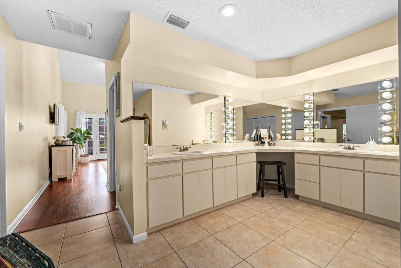1307 Lenna Avenue , Seffner, FL 33584 Photo