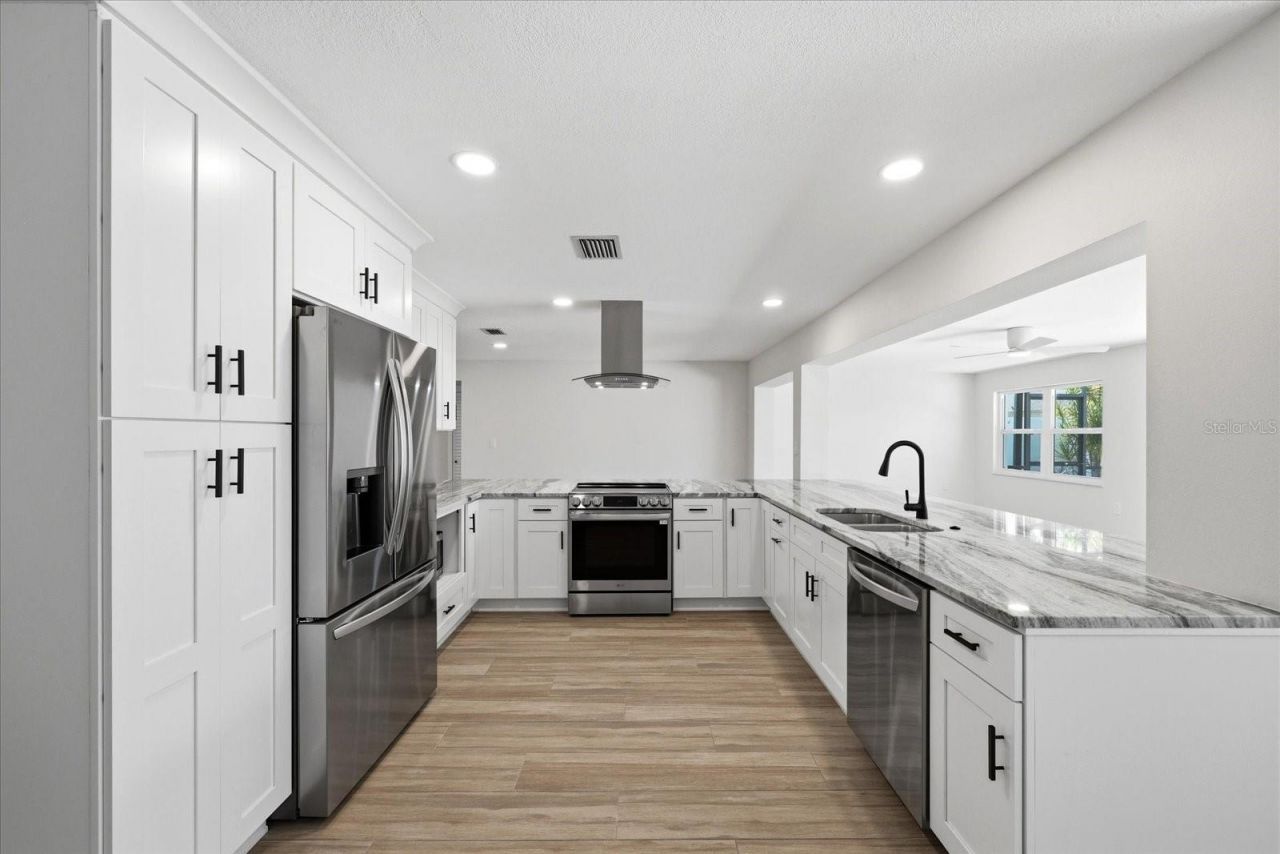 8008 13th Avenue S, Saint Petersburg, FL 33707 Photo