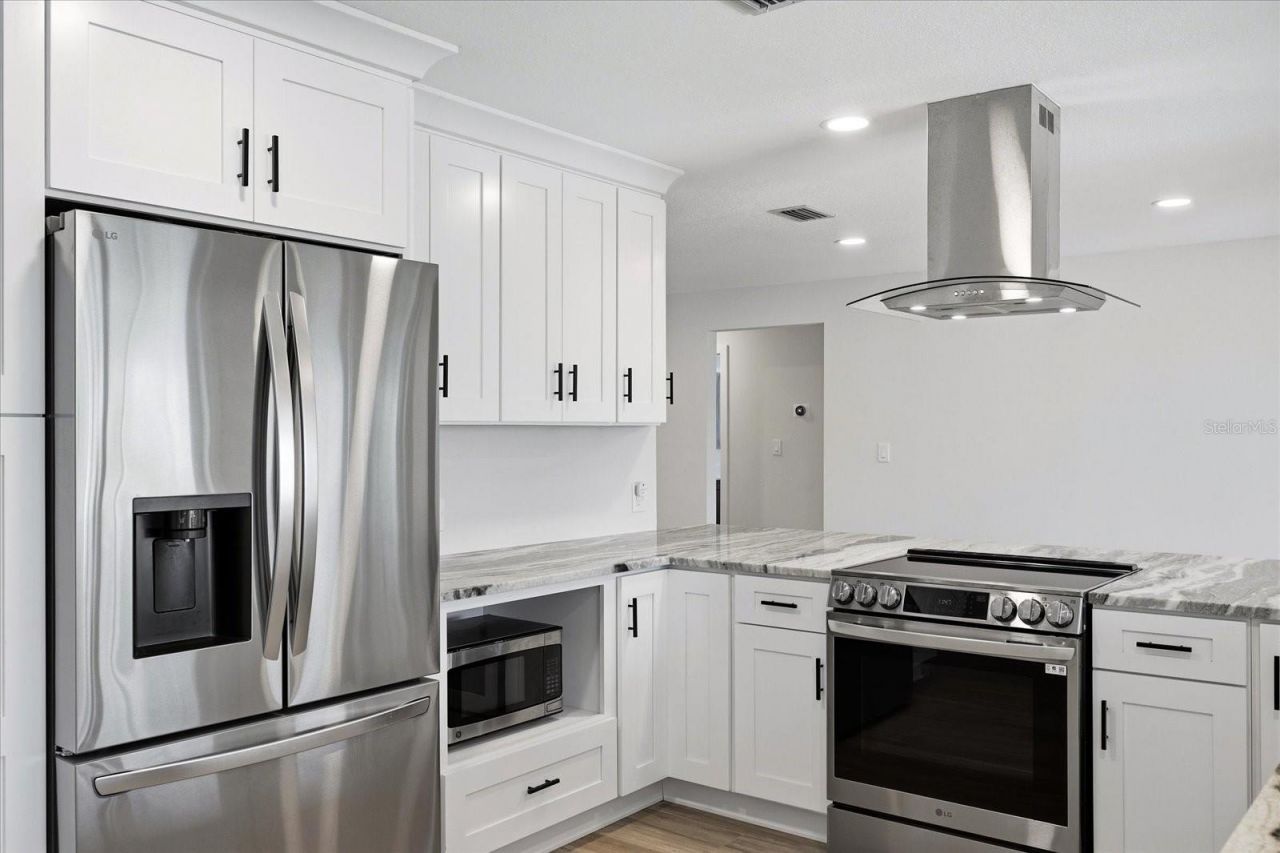 8008 13th Avenue S, Saint Petersburg, FL 33707 Photo