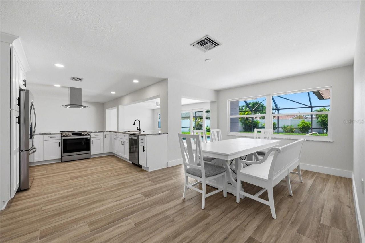 8008 13th Avenue S, Saint Petersburg, FL 33707 Photo