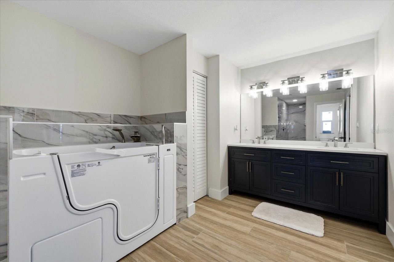 8008 13th Avenue S, Saint Petersburg, FL 33707 Photo