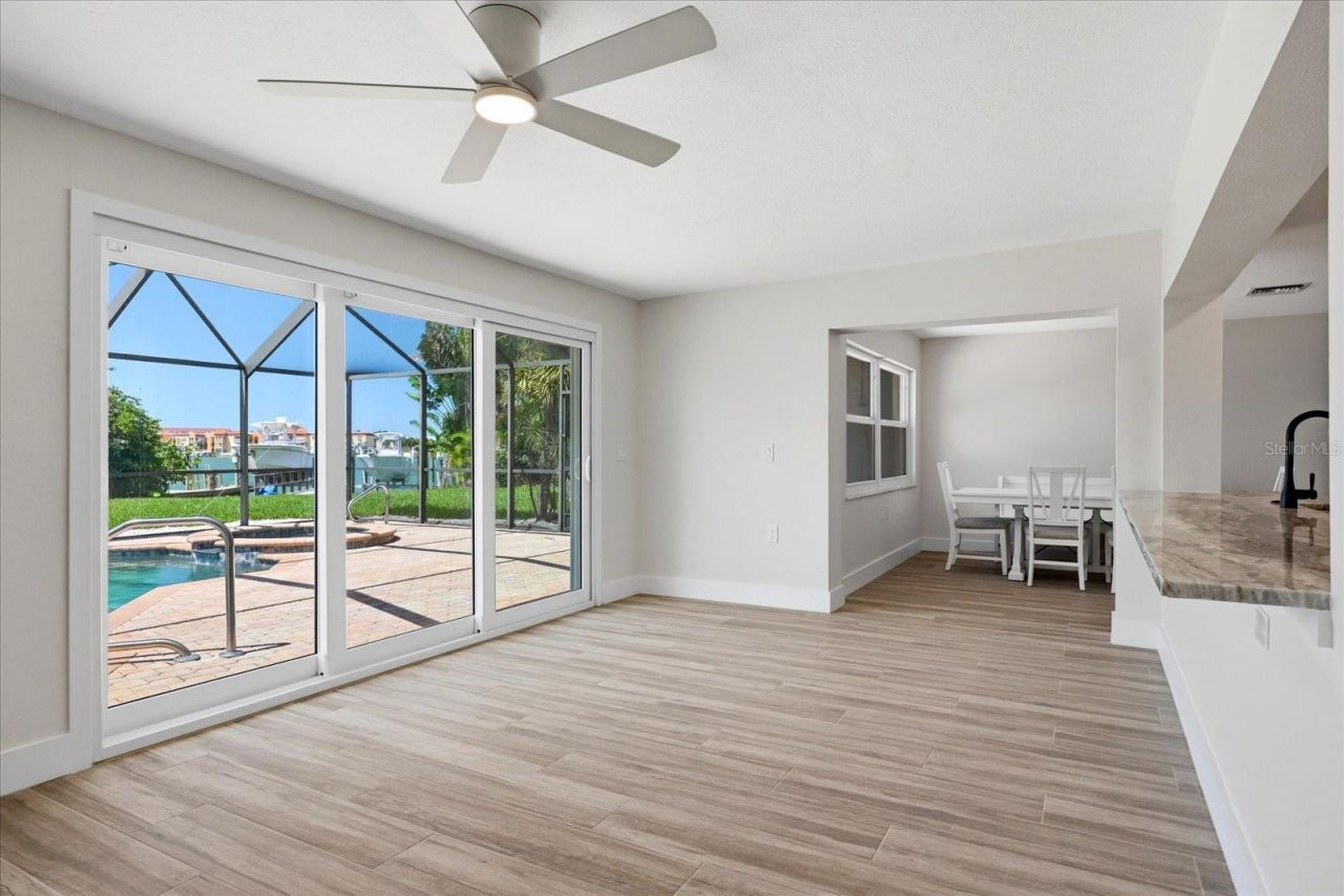 8008 13th Avenue S, Saint Petersburg, FL 33707 Photo