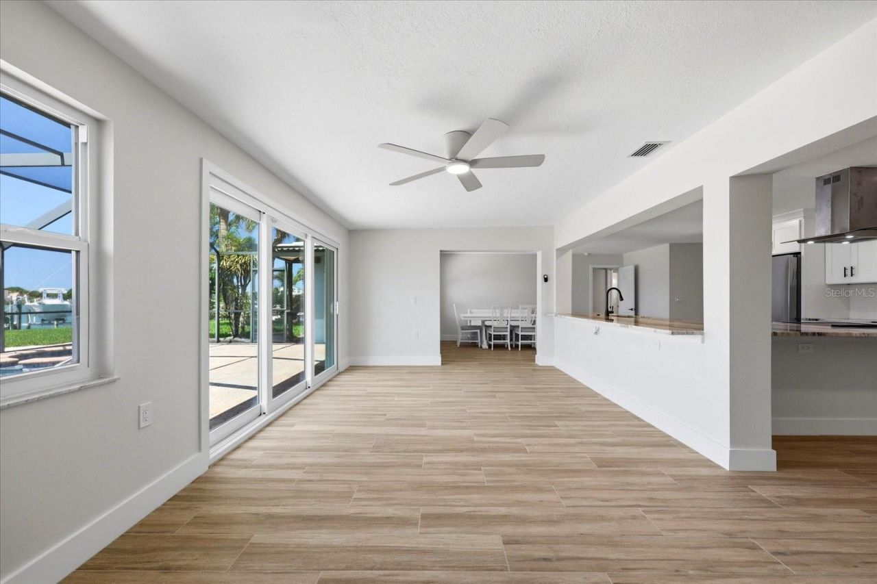 8008 13th Avenue S, Saint Petersburg, FL 33707 Photo