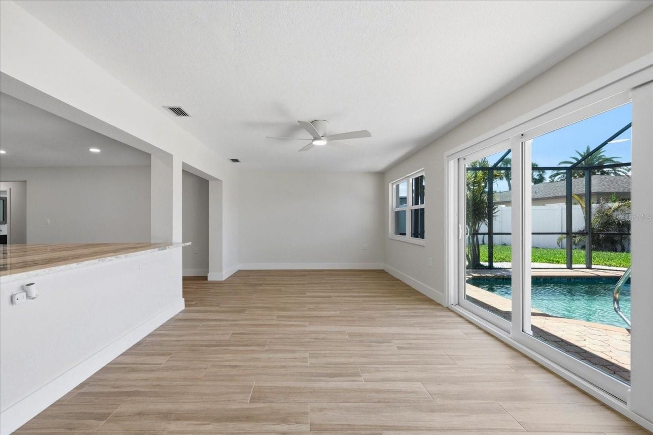 8008 13th Avenue S, Saint Petersburg, FL 33707 Photo