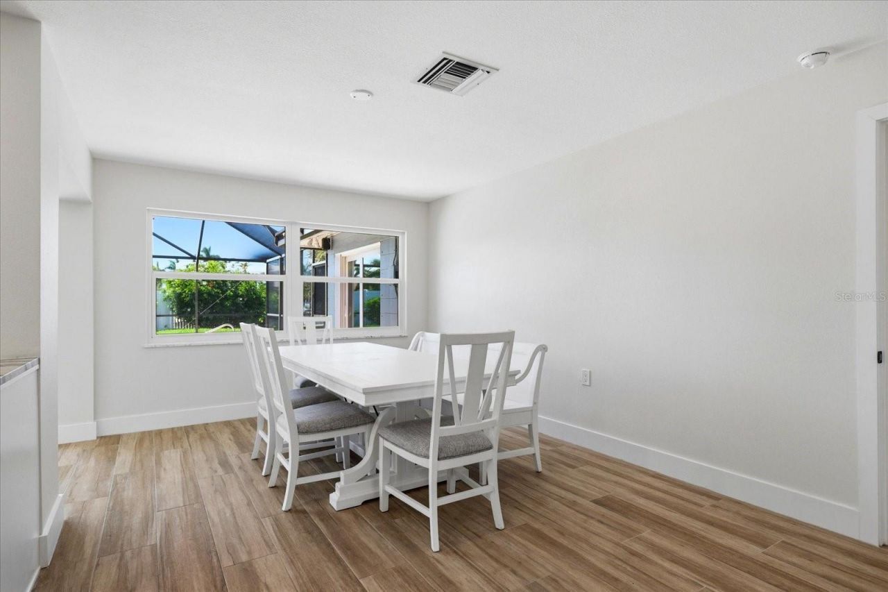 8008 13th Avenue S, Saint Petersburg, FL 33707 Photo
