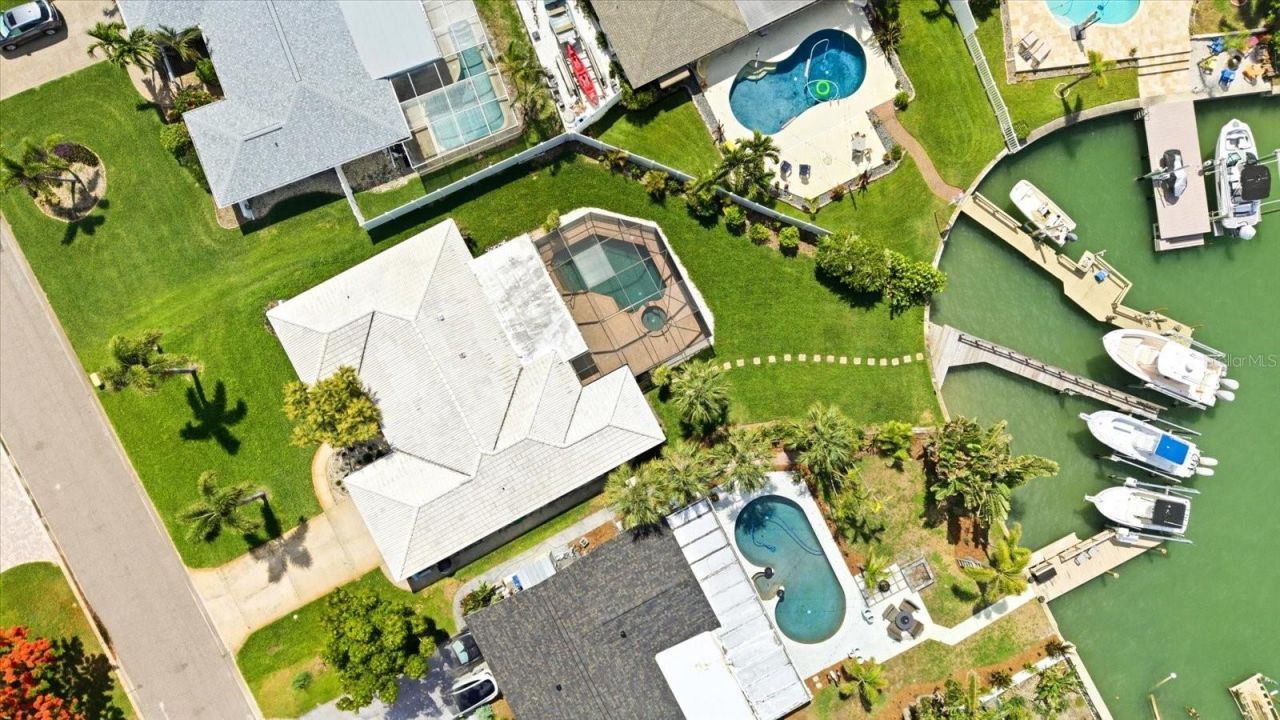 8008 13th Avenue S, Saint Petersburg, FL 33707 Photo