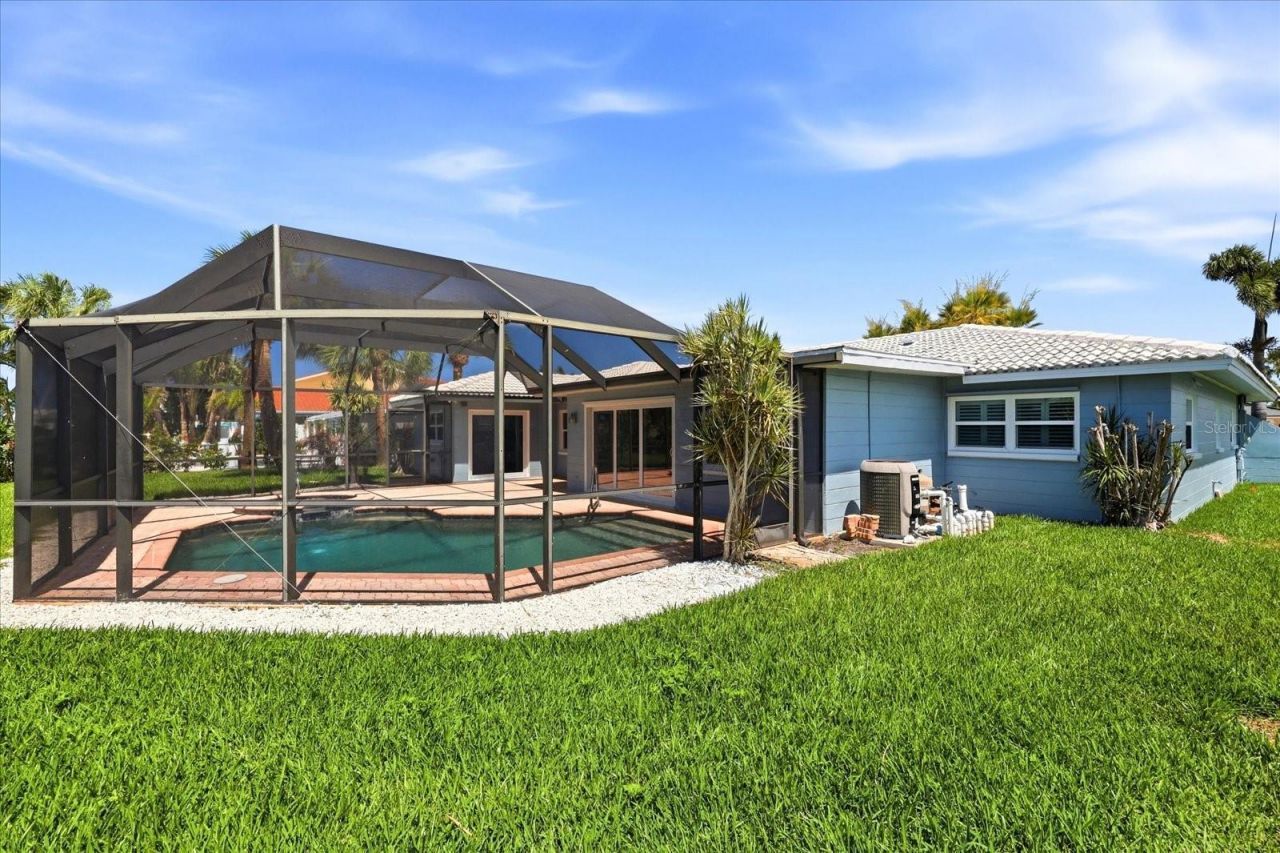 8008 13th Avenue S, Saint Petersburg, FL 33707 Photo