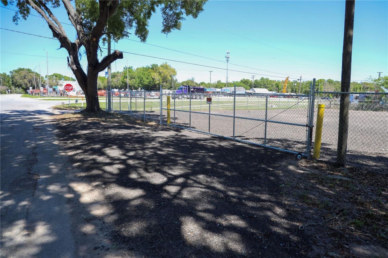 11703 N Us 301 Highway, Thonotosassa, FL 33592 Photo