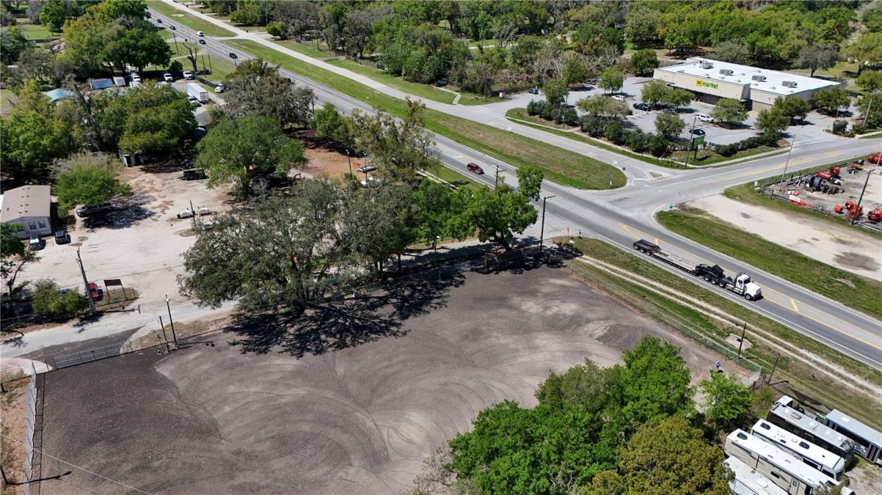 11703 N Us 301 Highway, Thonotosassa, FL 33592 Photo