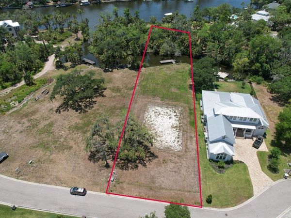8325 ALAFIA POINTE DRIVE , RIVERVIEW, FL 33578