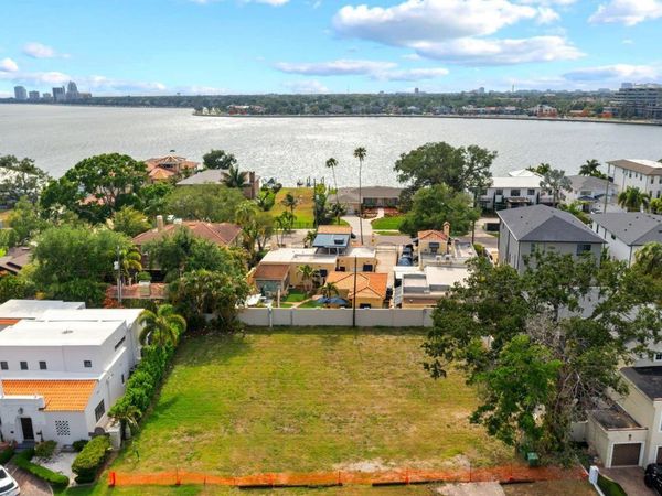 32 AEGEAN AVENUE , TAMPA, FL 33606