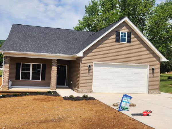 121 Murray DR , Troutville, VA 24175